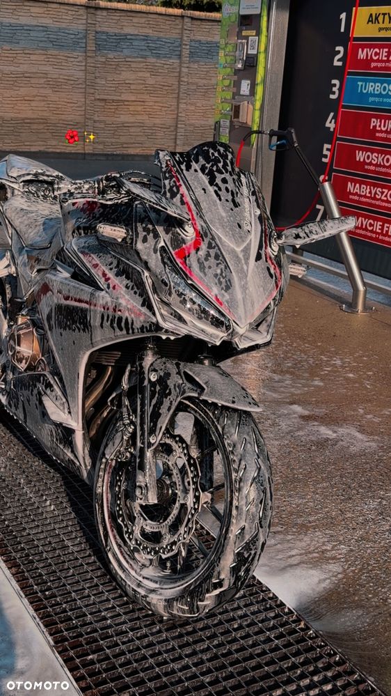 Honda CBR - 8