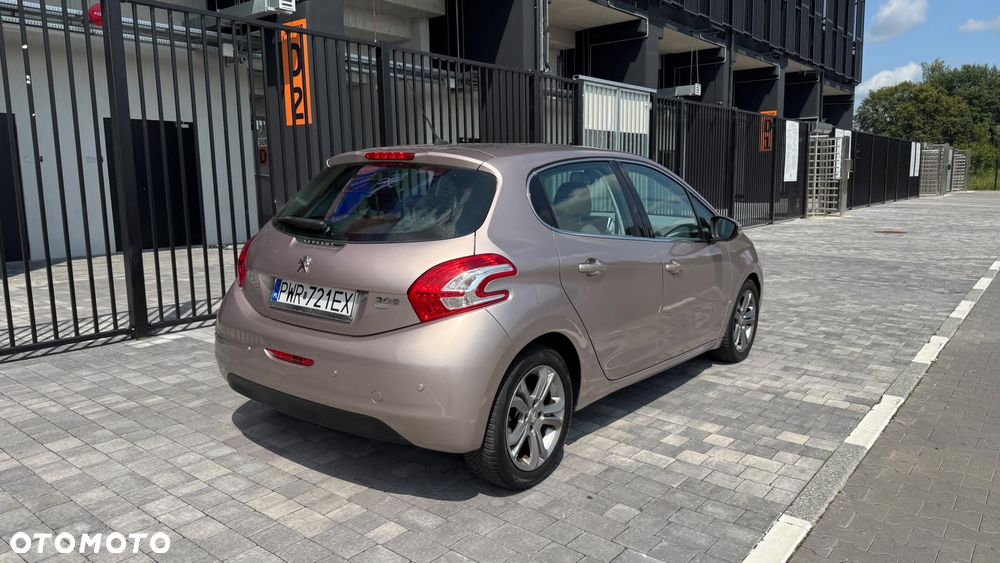 Peugeot 208 - 15
