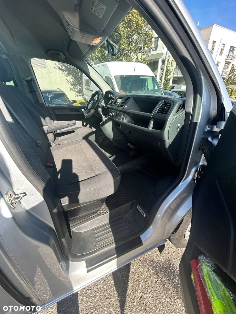 Volkswagen Caravelle - 12