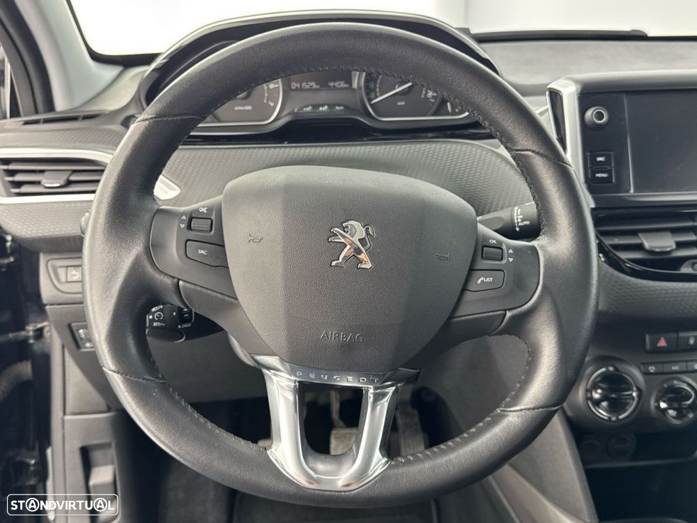 Peugeot 2008 1.2 PureTech Signature - 19