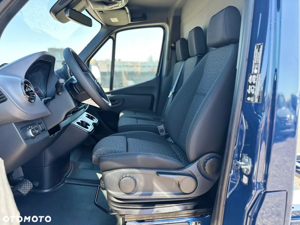 Mercedes-Benz Sprinter - 11