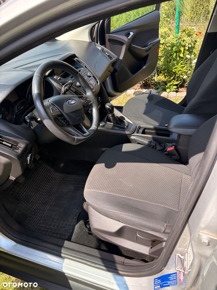 Ford Focus 1.6 Trend - 4