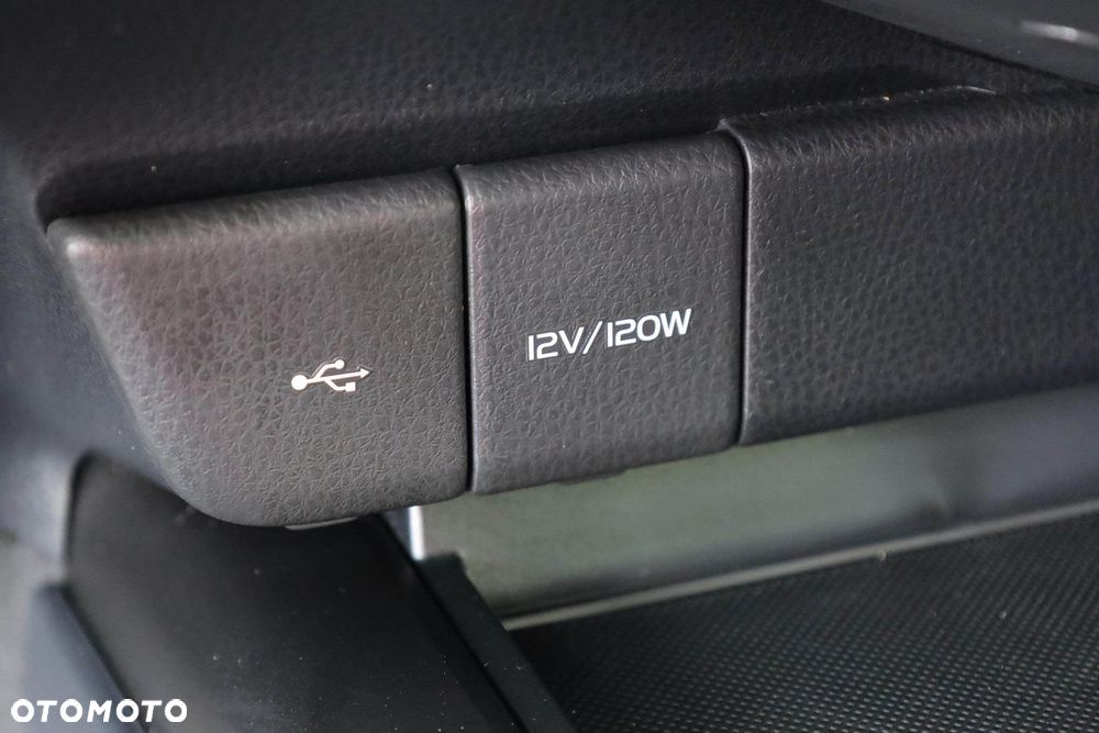 Toyota Camry 2.5 Hybrid Prestige CVT - 24