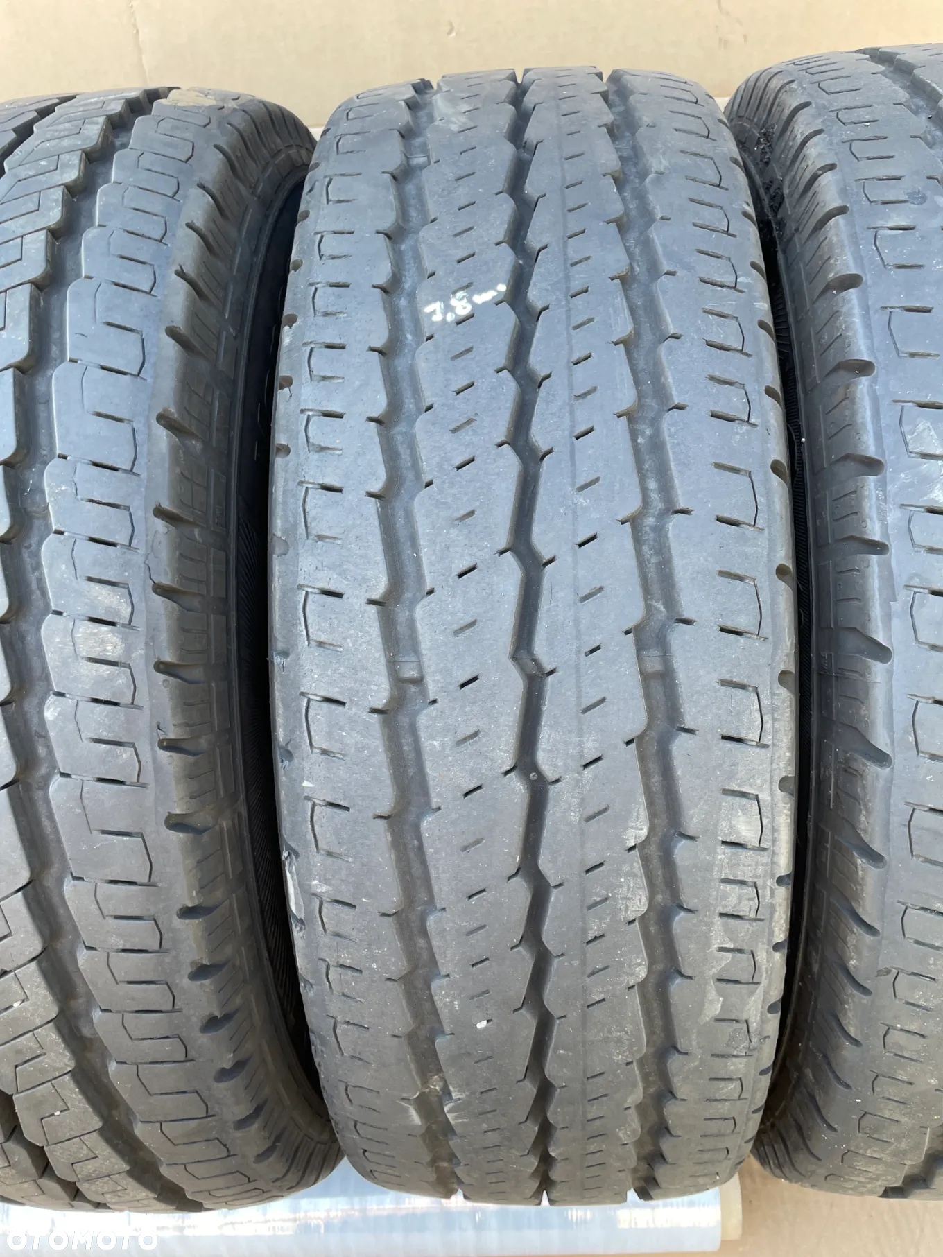 continental vanco camper 215/70 15c 2014 rok komplet 4 szt. 9 mm - 6