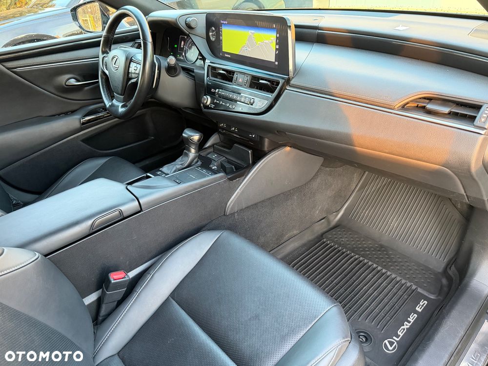 Lexus ES 300h Business Edition - 6