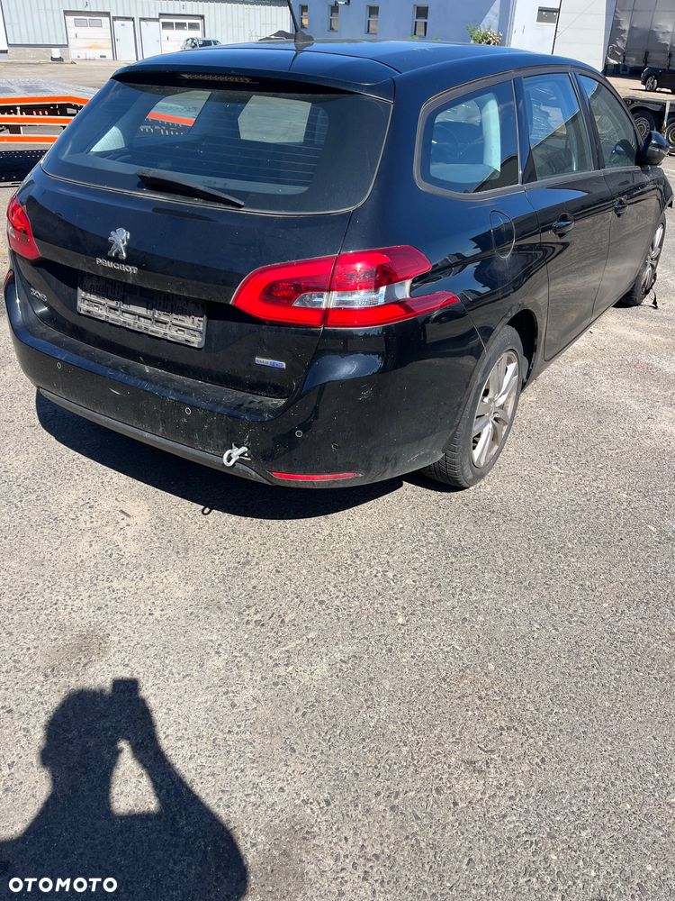 Peugeot 308 - 1