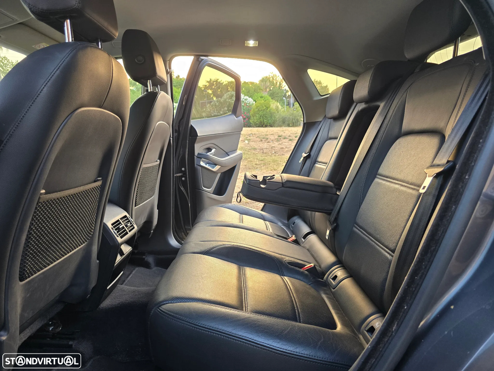 Jaguar E-Pace 2.0 i4D S - 14