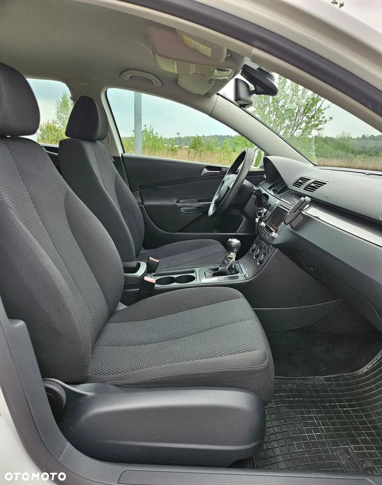 Volkswagen Passat ver-variant-2-0-tdi-trendline - 9