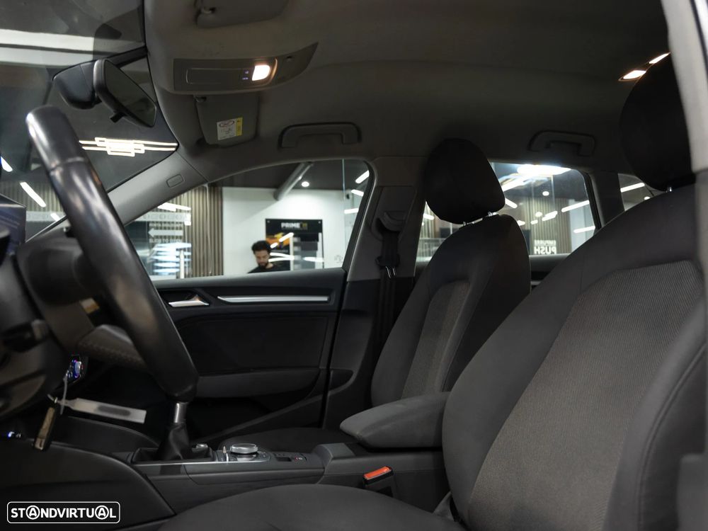 Audi A3 Sportback 1.6 TDI Design - 19