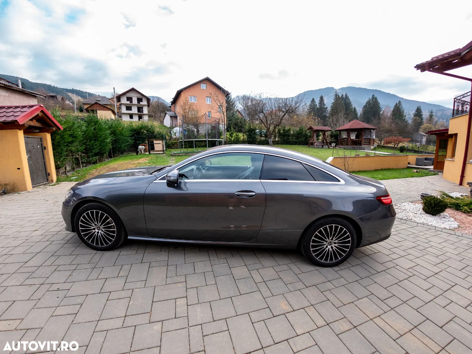 Mercedes-Benz E 220 d 4Matic Coupe 9G-TRONIC Avantgarde - 2