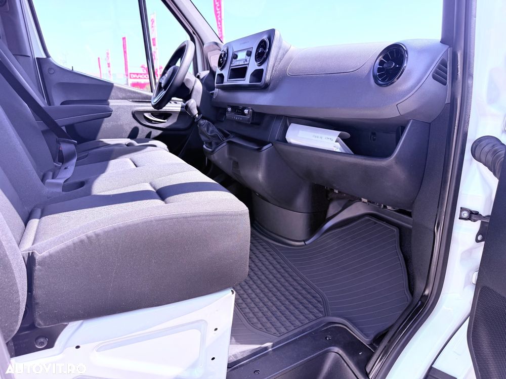Mercedes-Benz Sprinter - 29