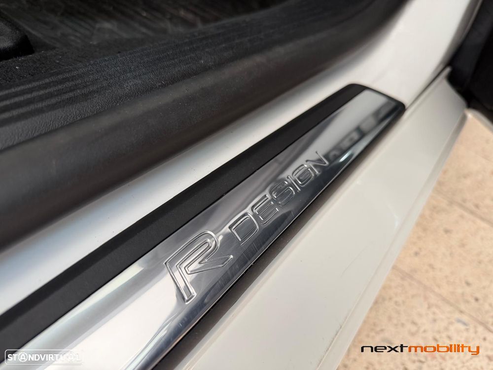 Volvo V40 2.0 D2 R-Design - 16