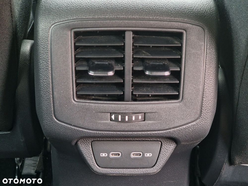 Volkswagen T-Roc - 18