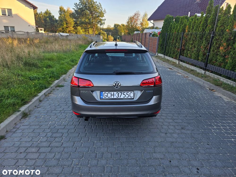 Volkswagen Golf - 6