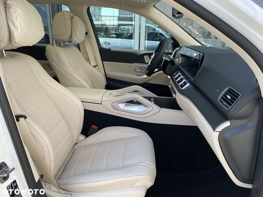 Mercedes-Benz GLS - 30