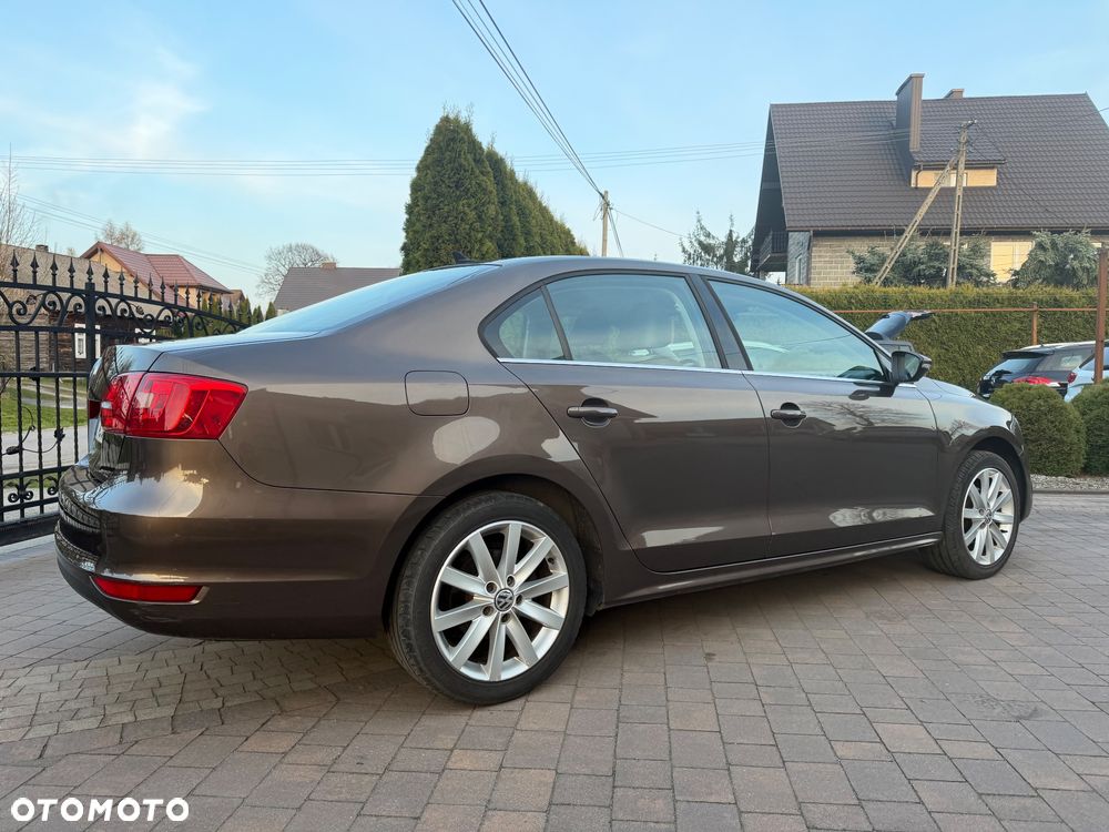 Volkswagen Jetta 1.6 TDI Life - 19