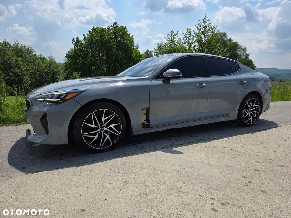 Kia Stinger - 2