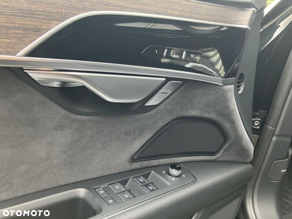 Audi A8 - 10
