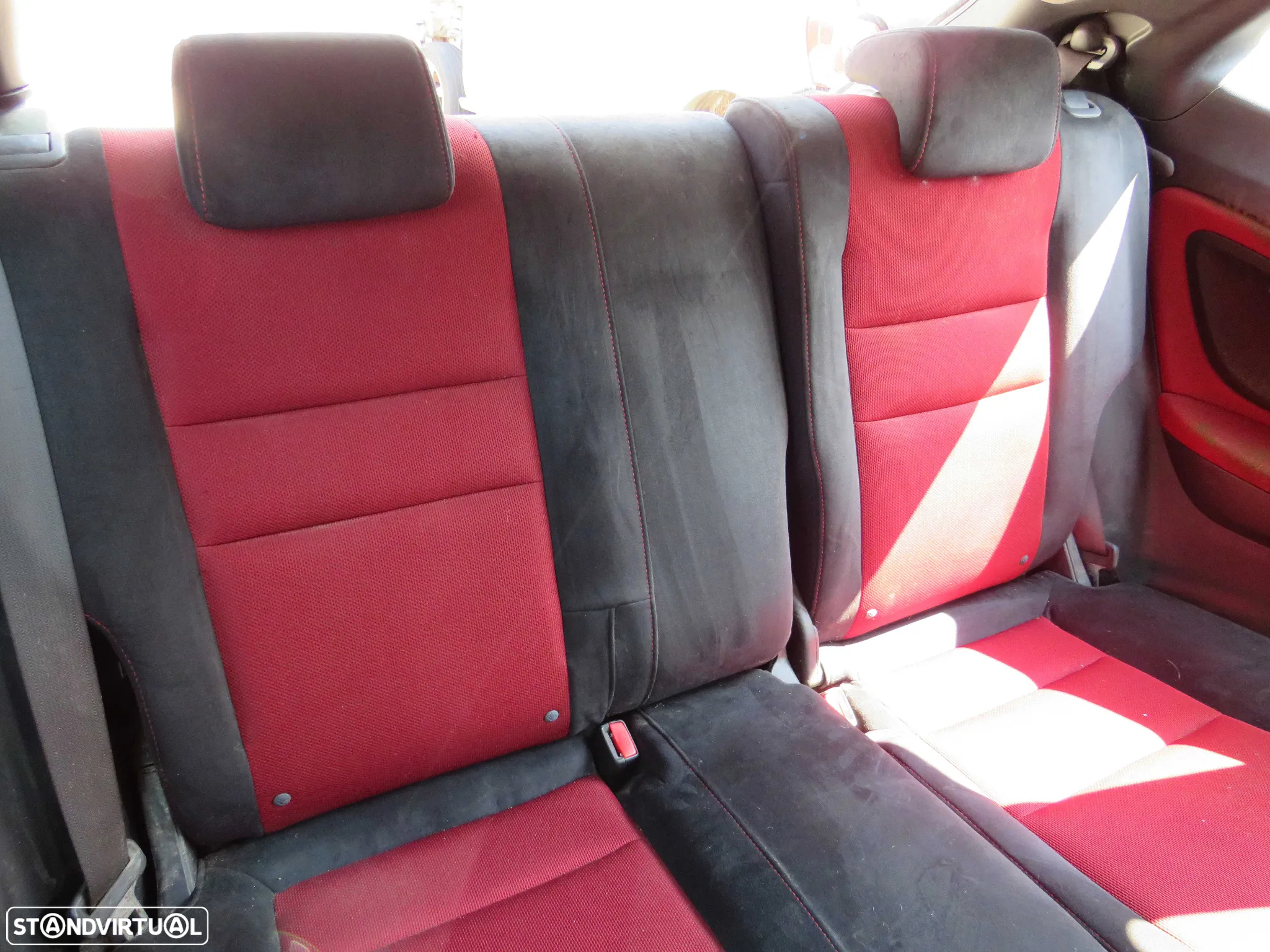 Honda Civic Type R 2.0 (201Cv) de 2007 - Peças Usadas (8415) - 5