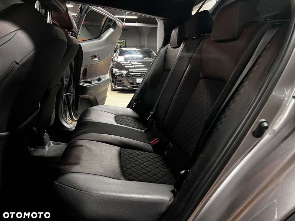 Toyota C-HR Lounge - 28