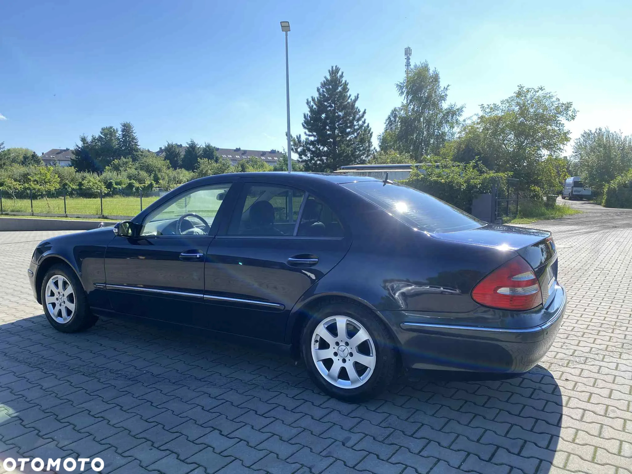 Mercedes-Benz Klasa E 240 4-Matic T Elegance - 7