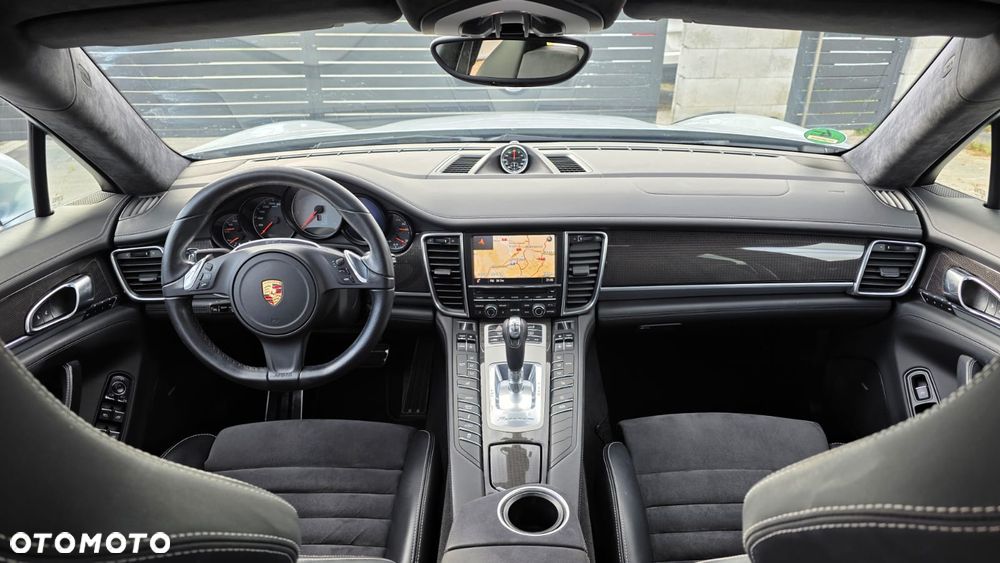 Porsche Panamera GTS PDK - 17
