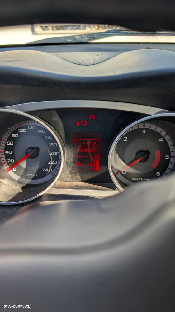 Mitsubishi Outlander 2.0 DI-D Instyle 4WD - 7