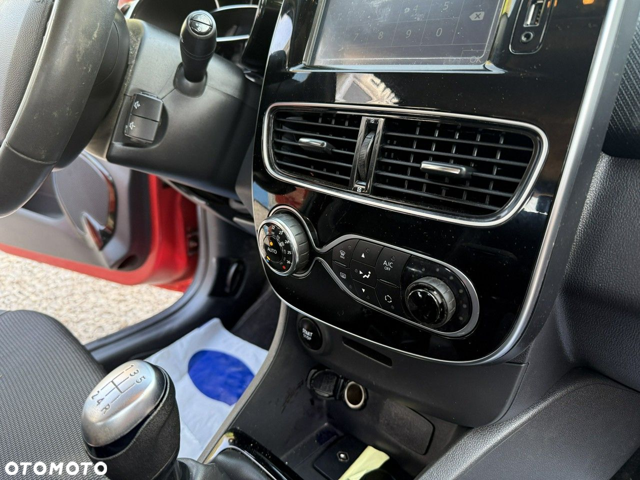 Renault Clio - 24