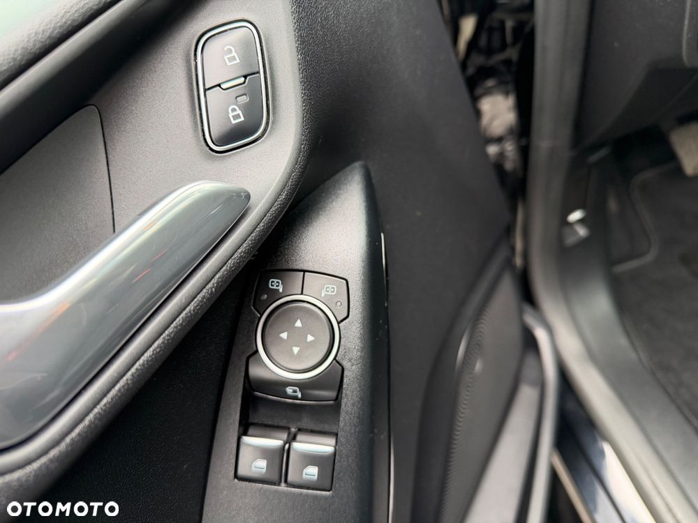 Ford Fiesta 1.0 EcoBoost STart-Stop Titanium - 17