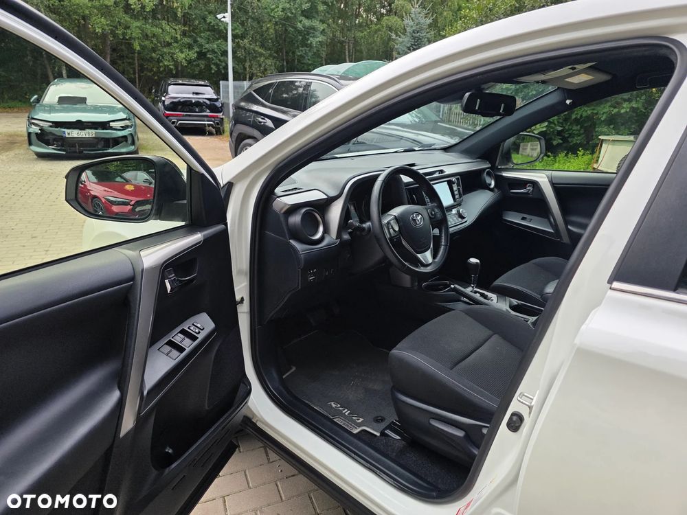 Toyota RAV4 Hybrid Premium 4x2 - 8