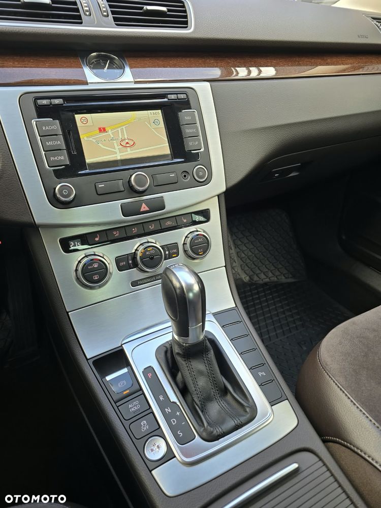 Volkswagen Passat 1.8 TSI DSG Highline - 16