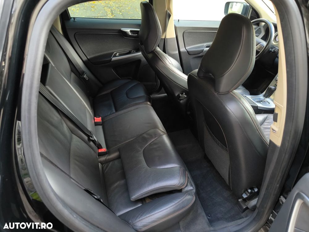 Volvo XC 60 2.4D AWD Aut. Summum - 14