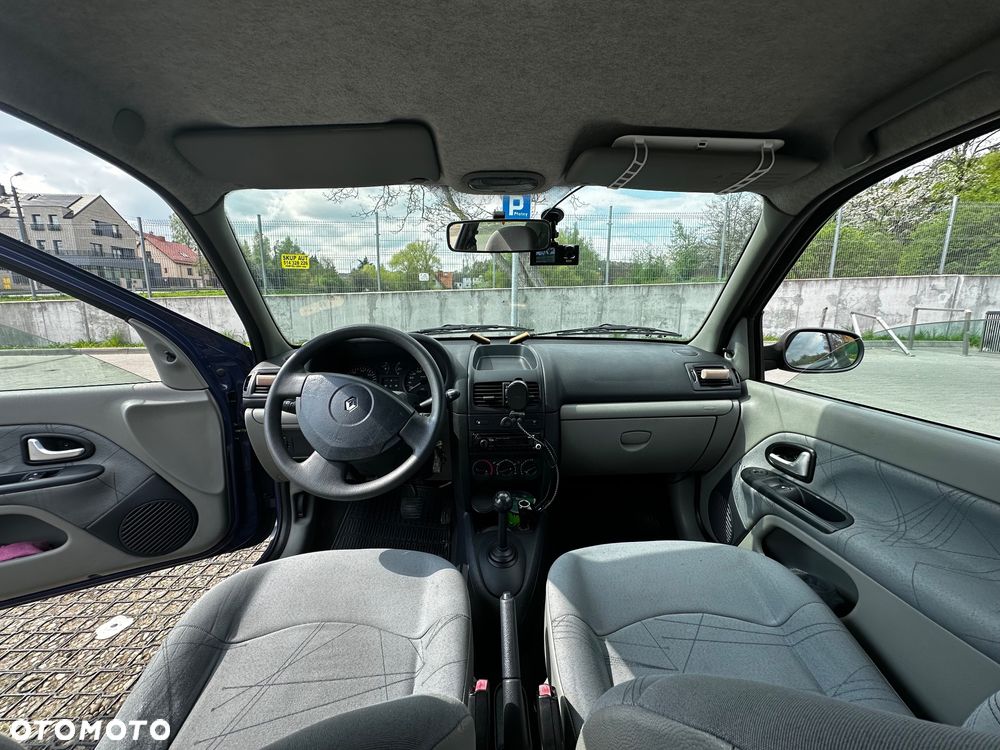 Renault Clio - 14