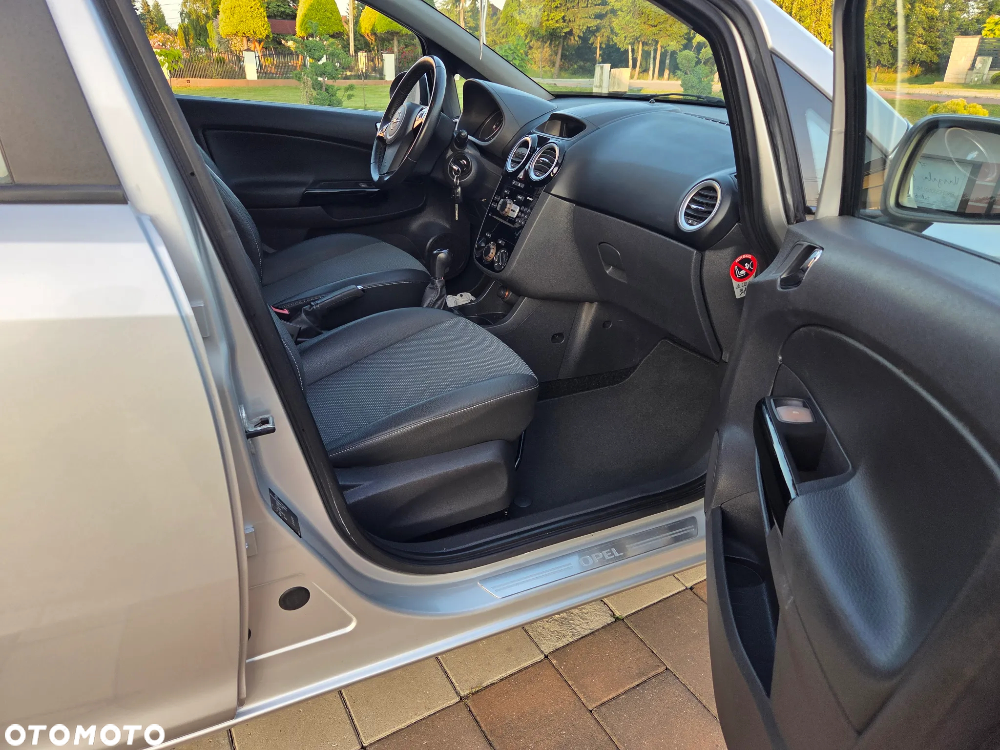 Opel Corsa 1.2 16V Color Edition - 15