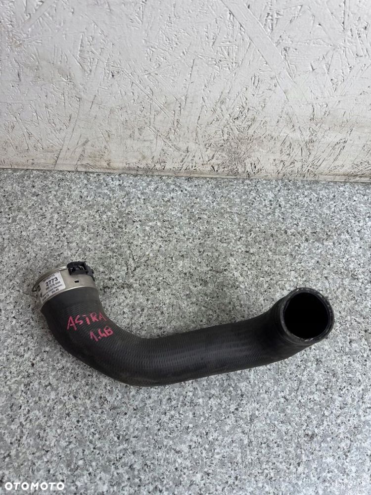 wąż przewód rura powietrza intercoolera astra k 2015-2019 39152773 1.4 t - 5