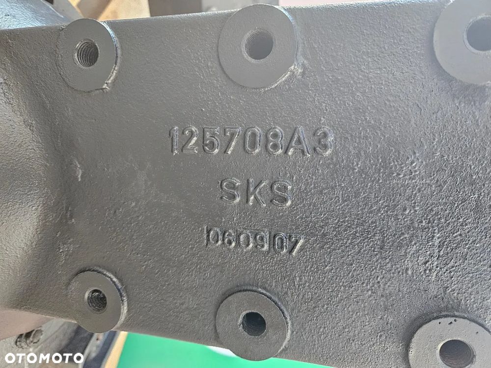 Zwolnica Tylna 125710A3 125708A3 McCormick - 7