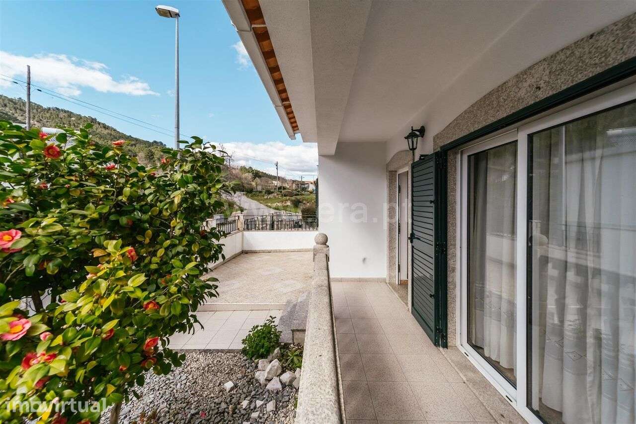 Moradia em Banda T4 / Covilhã, Tortosendo - Grande imagem: 4/19