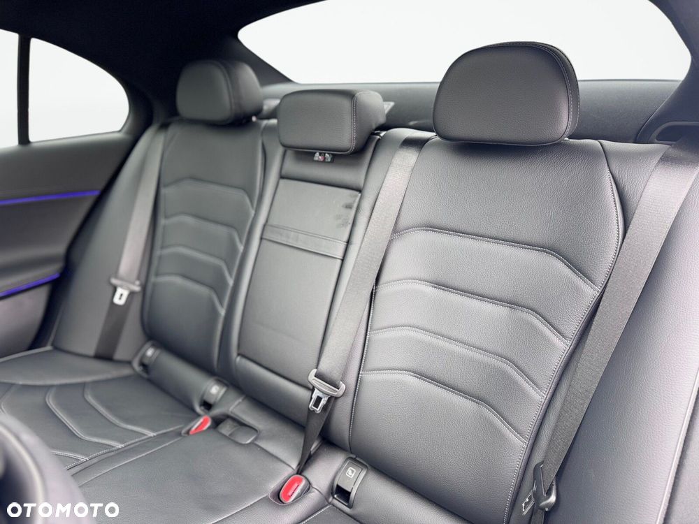 Mercedes-Benz Klasa E 200 mHEV 4-Matic AMG 9G-Tronic - 13