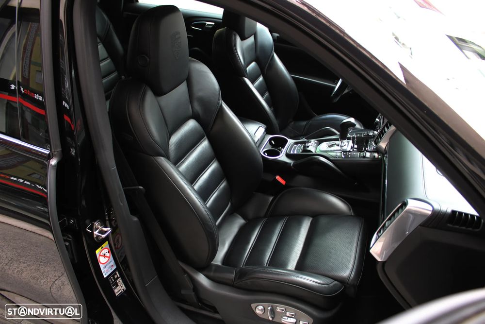 Porsche Cayenne Platinum Edition - 31