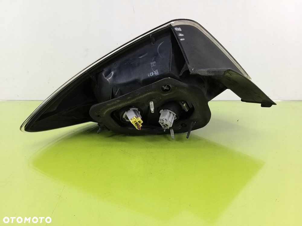 Lampa prawa tylna tył Mazda 3 I HATCHBACK 2003-2006 PRZED LIFT - 8