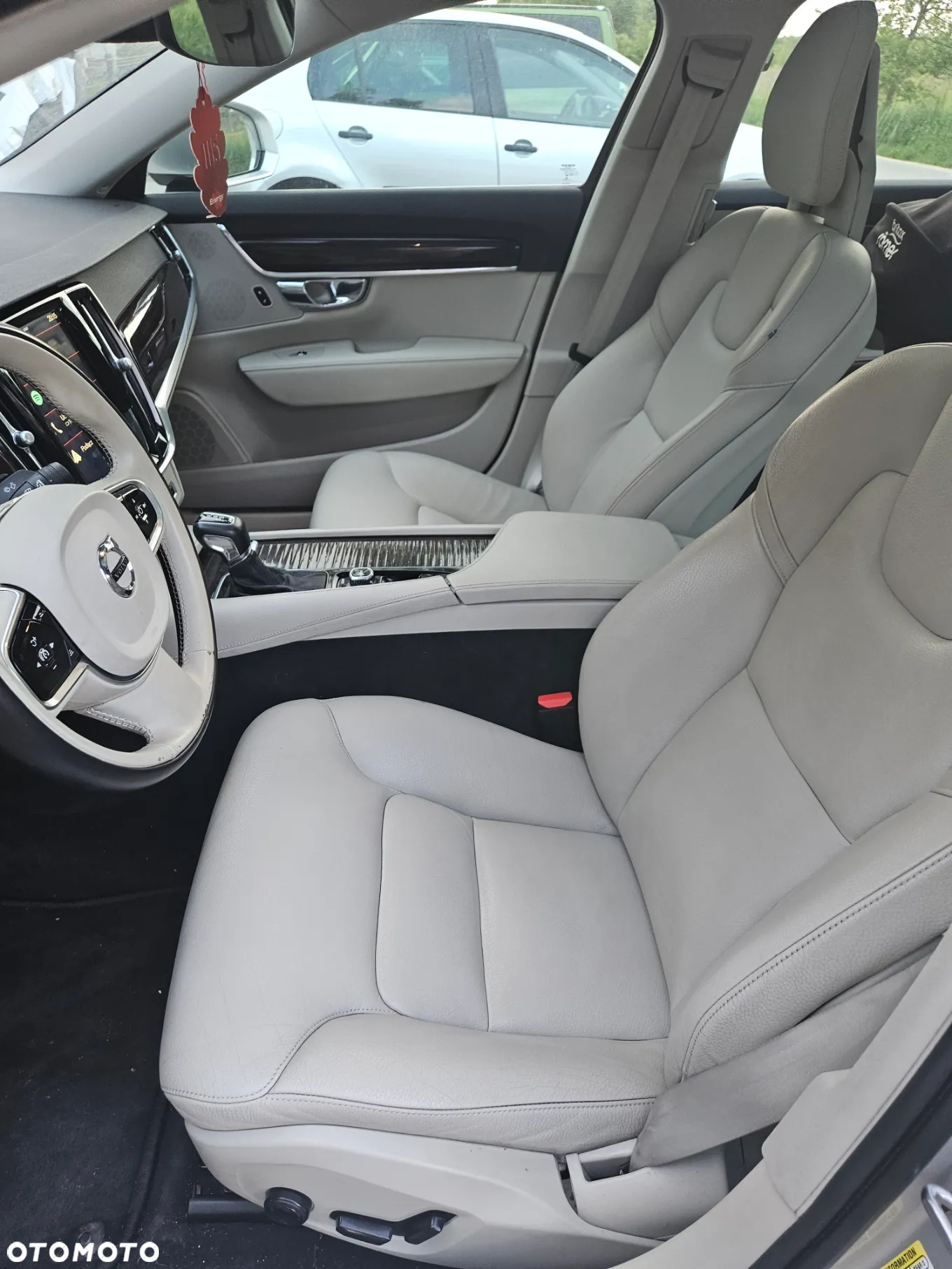 Volvo S90 T5 Momentum - 13