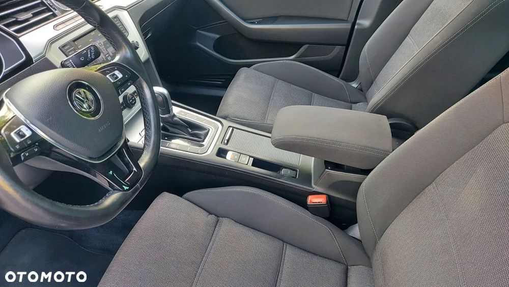 Volkswagen Passat 1.6 TDI (BlueMotion Technology) DSG Comfortline - 19