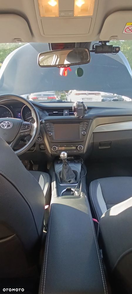 Toyota Avensis 1.8 Prestige - 22