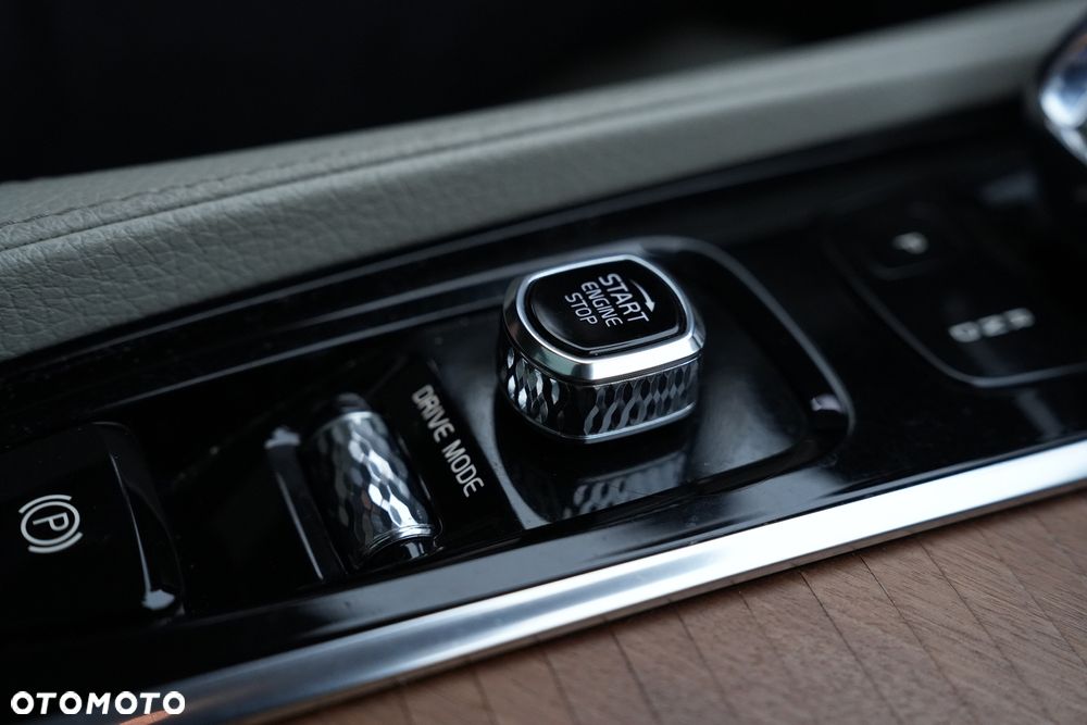 Volvo XC 90 T8 AWD Plug-In Hybrid Inscription 7os - 13