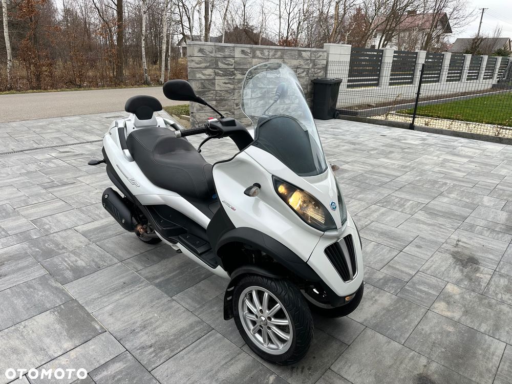 Piaggio MP-3 - 9
