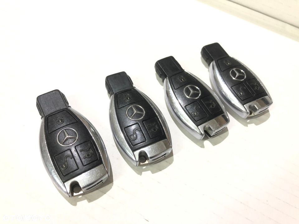 MERCEDES W212 W204 W207 KLUCZYK RYBKA - 2