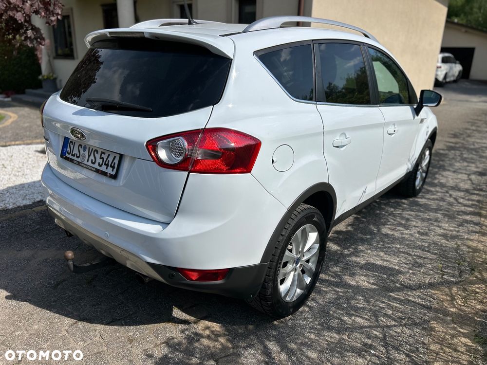 Ford Kuga 2.0 TDCi 2x4 Titanium - 10