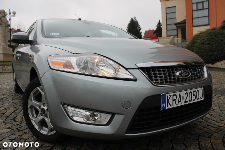 Ford Mondeo 2.0 Ambiente - 1