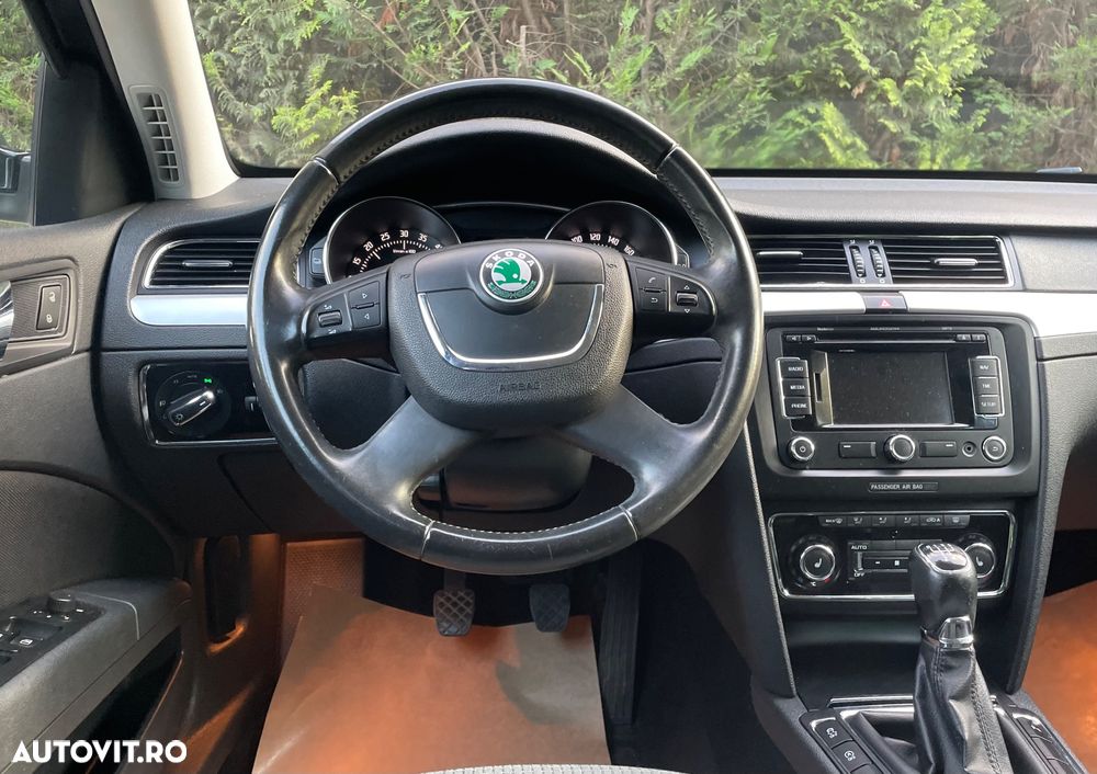 Skoda Superb 1.6 TDI GreenLine - 33
