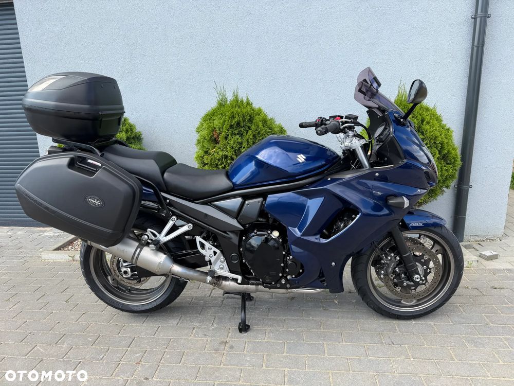 Suzuki GSX - 2